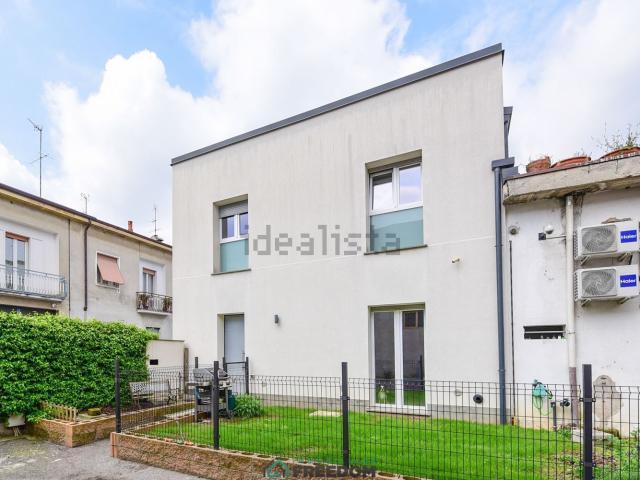 Case e ville in vendita di 178 m² in Via Giudicaria, 12