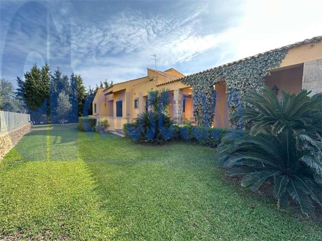 Case e ville in vendita di 178 m² in Via Ludovico Ariosto, 20