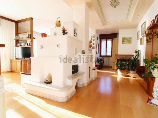 Case e ville in vendita di 178 m² in Via Roma Destra, 40