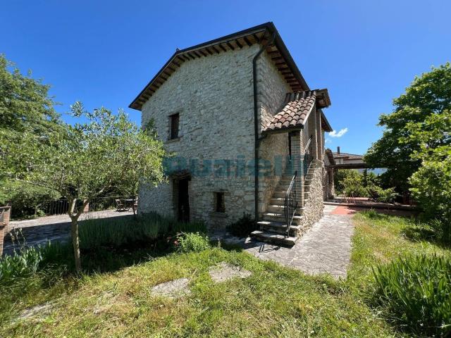 Case e ville in vendita di 178 m² in Strada Regionale 79, 3