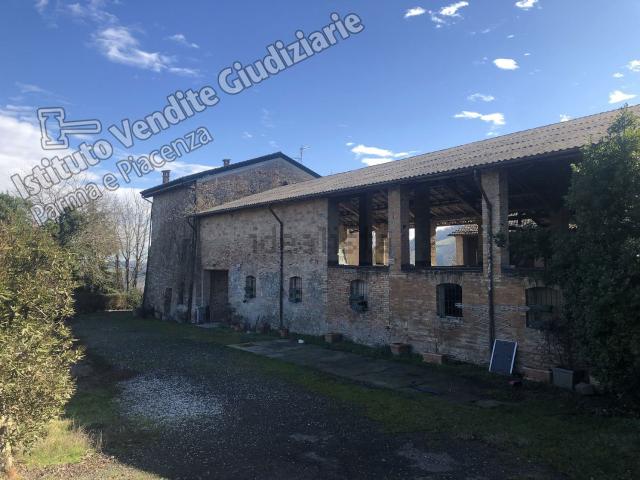 Case e ville in vendita di 1795 m² in Via Petrolifera, 97