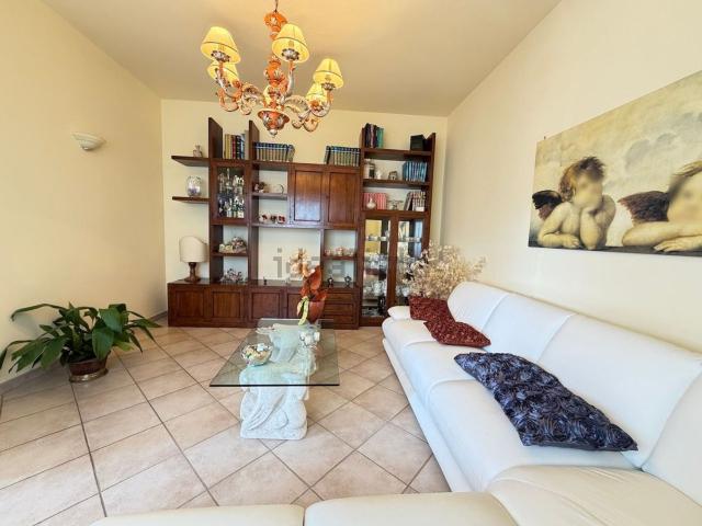 Case e ville in vendita di 179 m² in Via Giuseppe Garibaldi