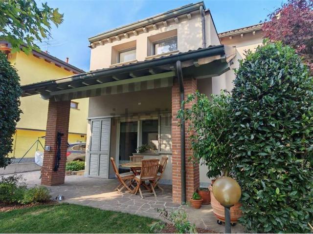 Case e ville in vendita di 179 m² in Via Don L. Orione, 1
