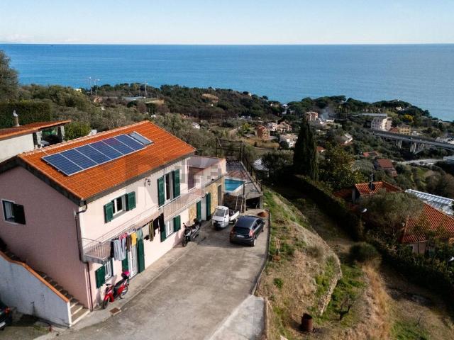 Case e ville in vendita di 179 m² in Via Postetta, 57