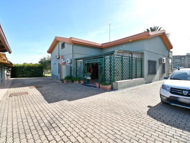 Case e ville in vendita di 179 m² in Viale Europa