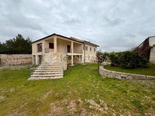 Case e ville in vendita di 179 m² in Contrada Follifuoco