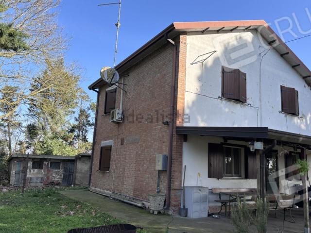 Case e ville in vendita di 179 m² in Strada Jolanda Bonaglia