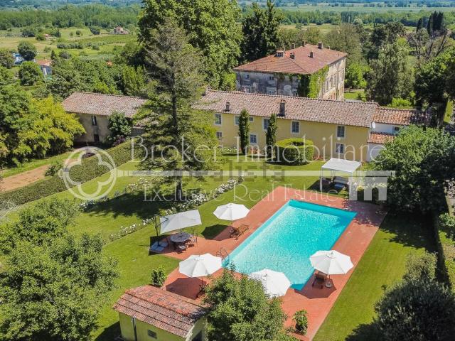 Case e ville in vendita di 1800 m² in Via di Piaggia, 22