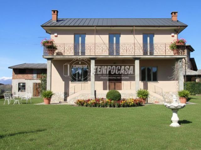 Case e ville in vendita di 1800 m² in Via Roma, 7