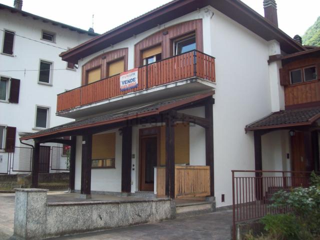 Case e ville in vendita di 180 m²