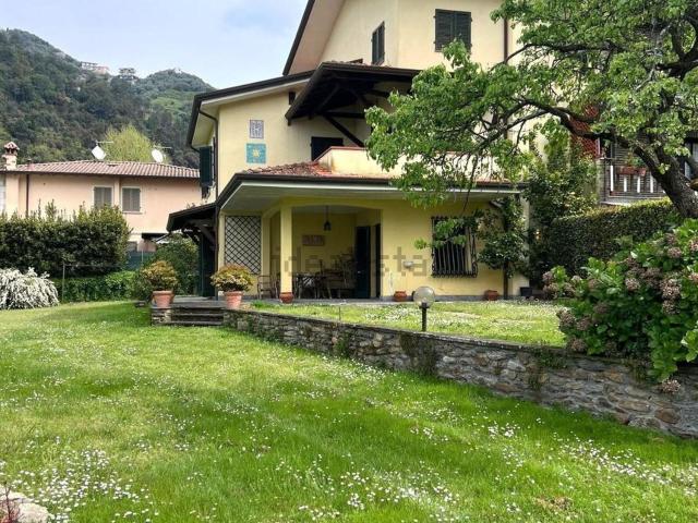 Case e ville in vendita di 180 m²