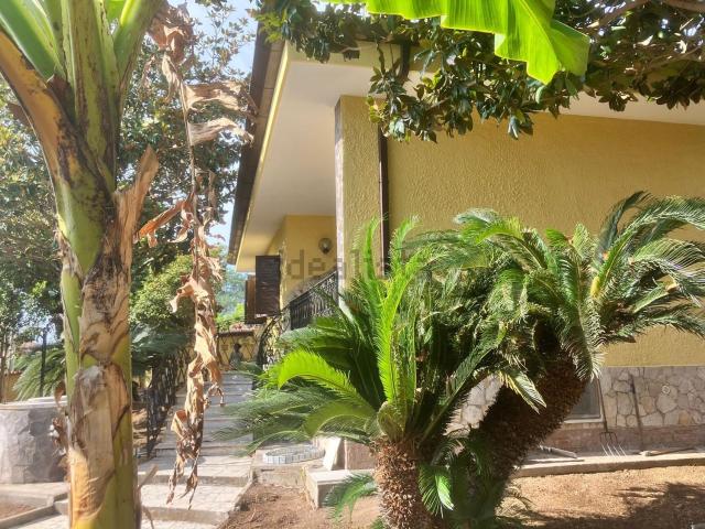 Case e ville in vendita di 180 m²