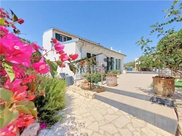 Case e ville in vendita di 180 m²