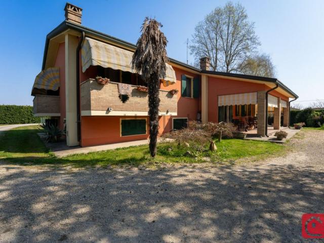 Case e ville in vendita di 180 m²