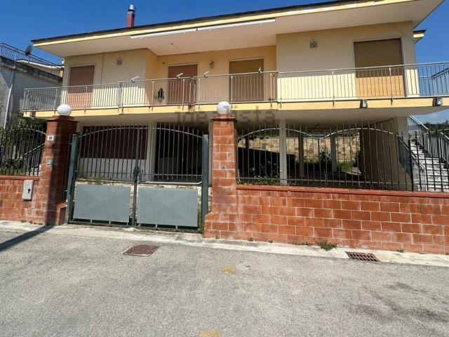 Case e ville in vendita di 180 m²
