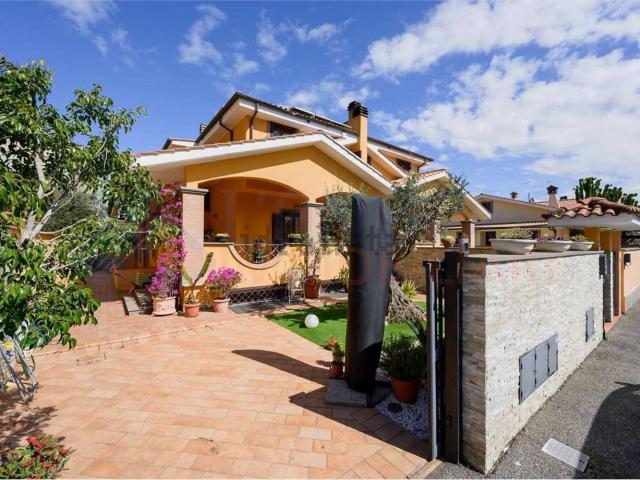 Case e ville in vendita di 180 m²
