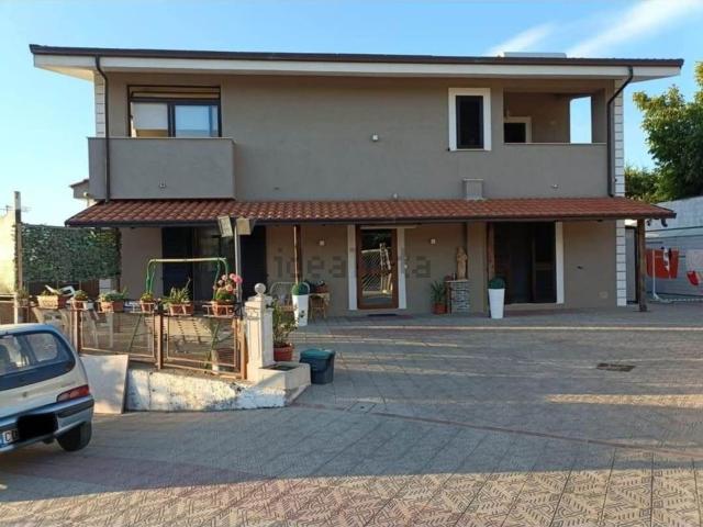 Case e ville in vendita di 180 m²