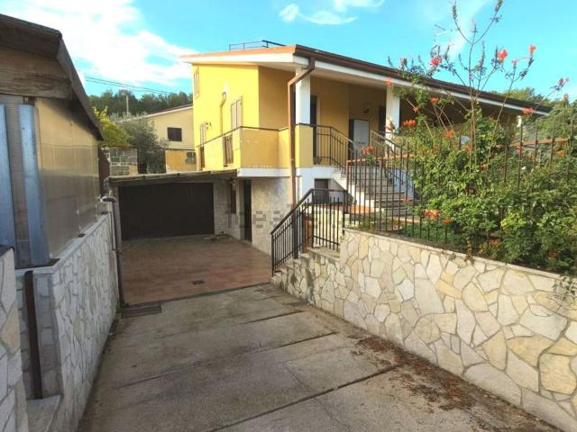 Case e ville in vendita di 180 m²