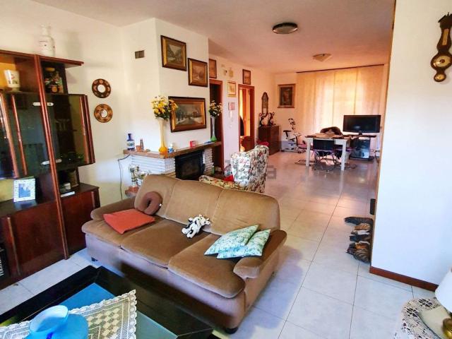 Case e ville in vendita di 180 m² in Via del Paradiso