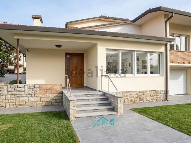Case e ville in vendita di 180 m²