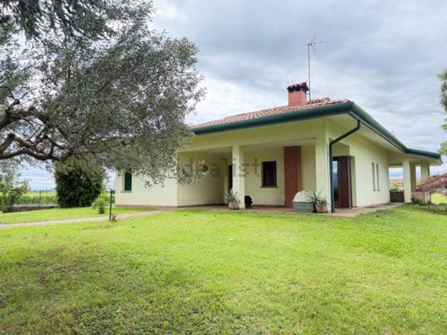 Case e ville in vendita di 180 m²