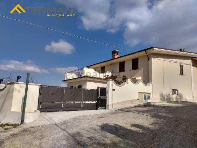 Case e ville in vendita di 180 m²