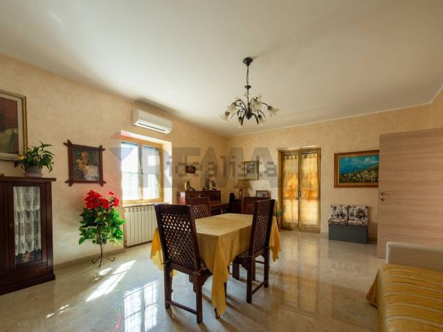 Case e ville in vendita di 180 m² in Via Colle Caroso