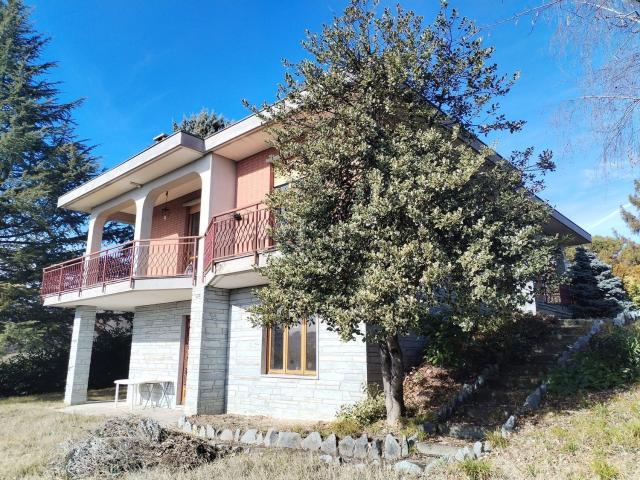Case e ville in vendita di 180 m² in Via Cordova, 23