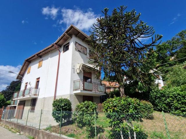 Case e ville in vendita di 180 m² in Via Cartiglia
