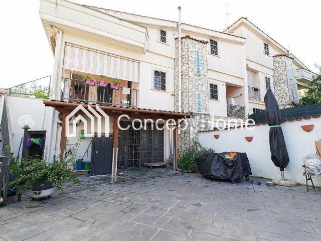 Case e ville in vendita di 180 m² in Via Casaluce