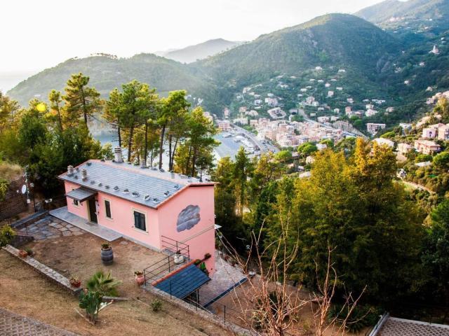 Case e ville in vendita di 180 m² in Via Ammiraglio Serra, 82