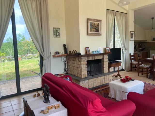 Case e ville in vendita di 180 m² in Via Aldo Moro