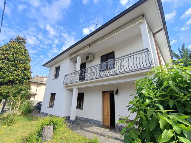 Case e ville in vendita di 180 m² in Via Boschine, 19