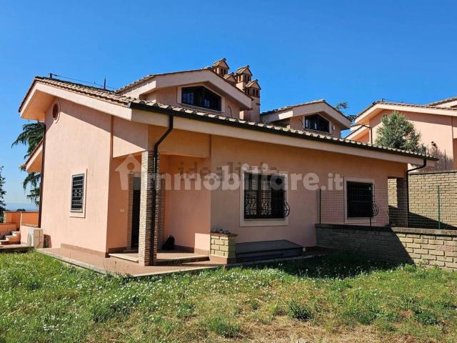 Case e ville in vendita di 180 m² in Via Bastianaccio, 1