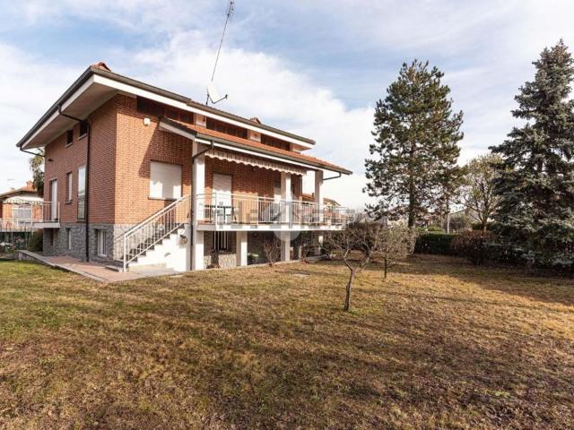 Case e ville in vendita di 180 m² in Via Bruna, 19