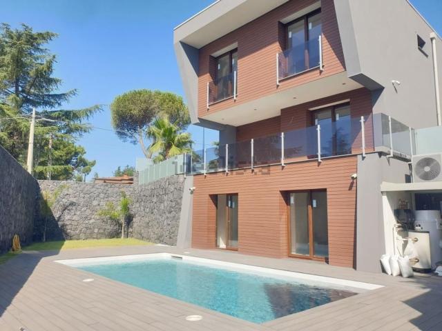 Case e ville in vendita di 180 m² in Via Goffredo Mameli