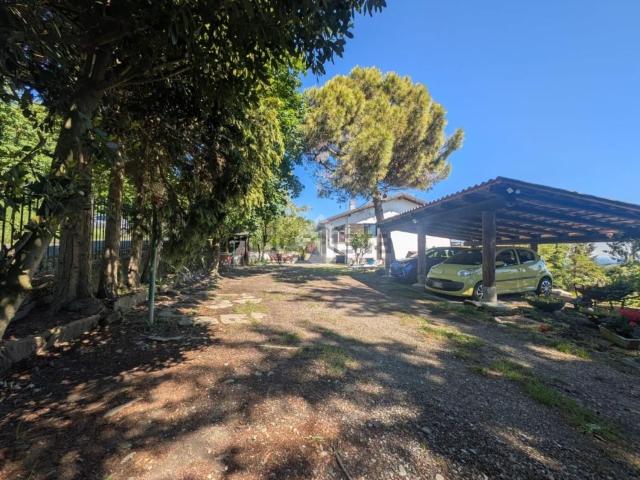 Case e ville in vendita di 180 m² in Via Giacomo Matteotti, 8