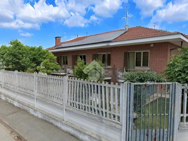 Case e ville in vendita di 180 m² in Via Giolitti, 25