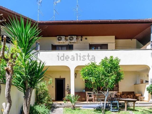 Case e ville in vendita di 180 m² in Via dei Bentivoglio