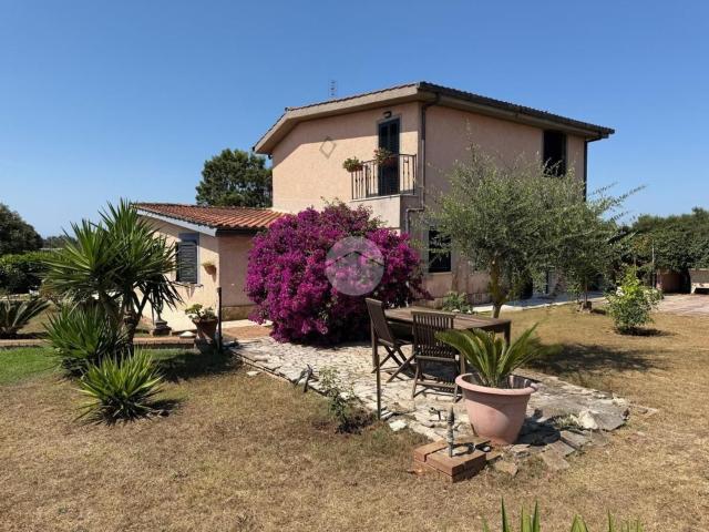 Case e ville in vendita di 180 m² in Via dei Casali di San Lorenzo