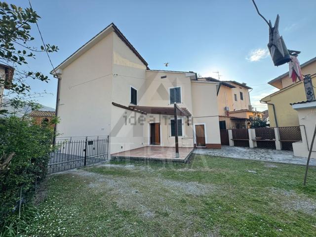 Case e ville in vendita di 180 m² in Via dei Landucci