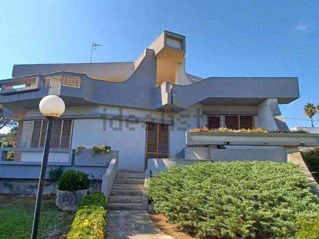 Case e ville in vendita di 180 m² in Via del Mare