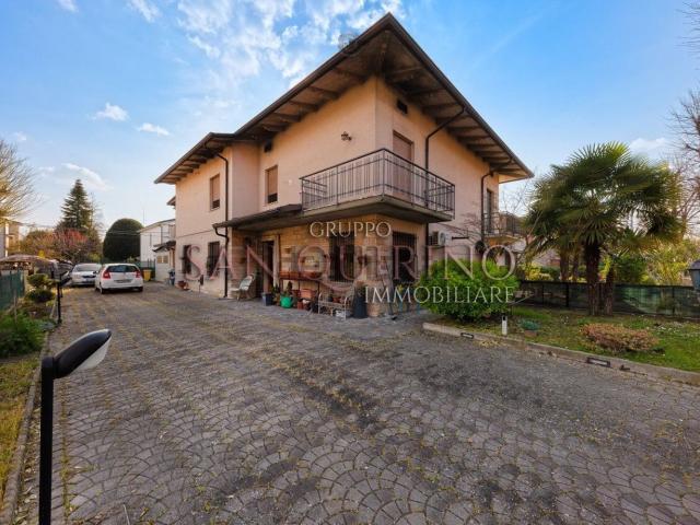 Case e ville in vendita di 180 m² in Via del Convento