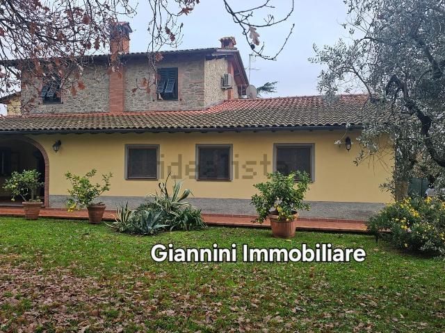 Case e ville in vendita di 180 m² in Via della Chiesa di Gragnano