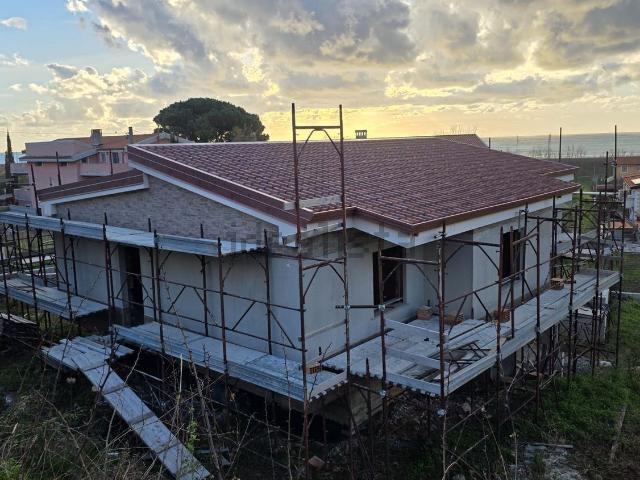 Case e ville in vendita di 180 m² in Via della Volpe