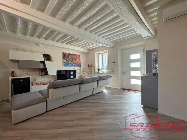 Case e ville in vendita di 180 m² in Via delle Ville Prima