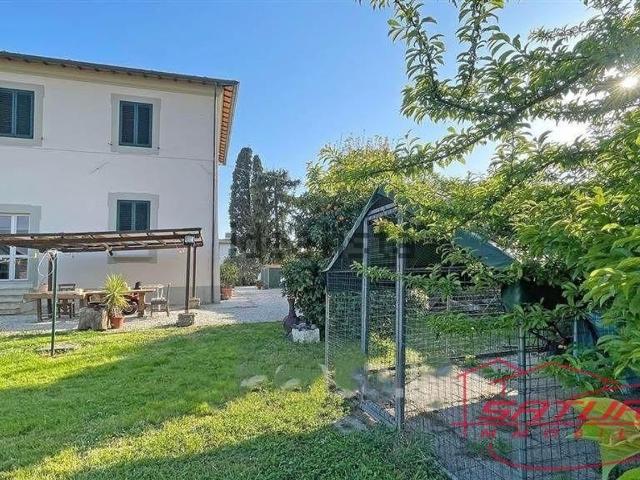 Case e ville in vendita di 180 m² in Via delle Ville Prima