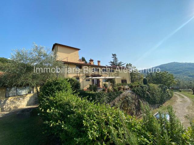 Case e ville in vendita di 180 m² in Via di San Romolo