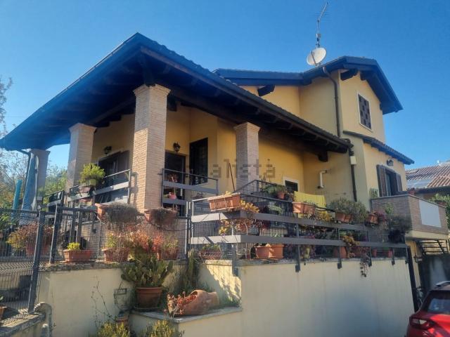 Case e ville in vendita di 180 m² in Via Fonte della Dolce, 79