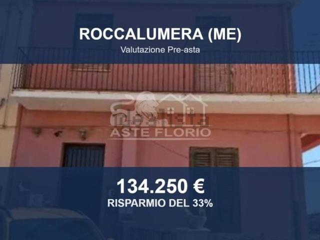 Case e ville in vendita di 180 m² in Via Francesco Aurelio di Bella, 171